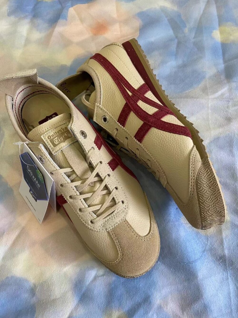 Onitsuka Tiger by Asics Cream and Burgundy Classic Mexico 66 Flats - Picture 2 of 6